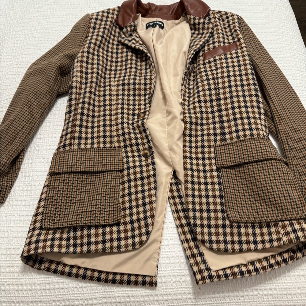 Brown Houndstooth Blazer with Leather Accents